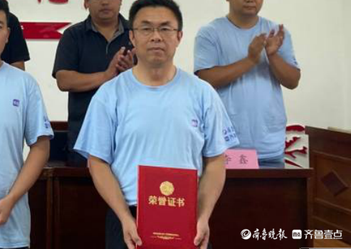 壹粉趙興軍：愛通過情報(bào)站分享生活，家人每晚都會(huì)追問
