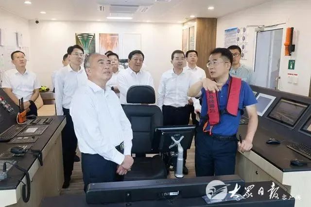 省委書記林武來煙調(diào)研“經(jīng)海005號(hào)”深海智能網(wǎng)箱